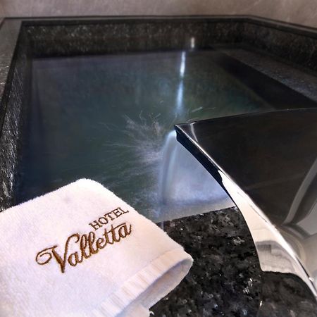 Hotel Valletta Цзяоси Экстерьер фото